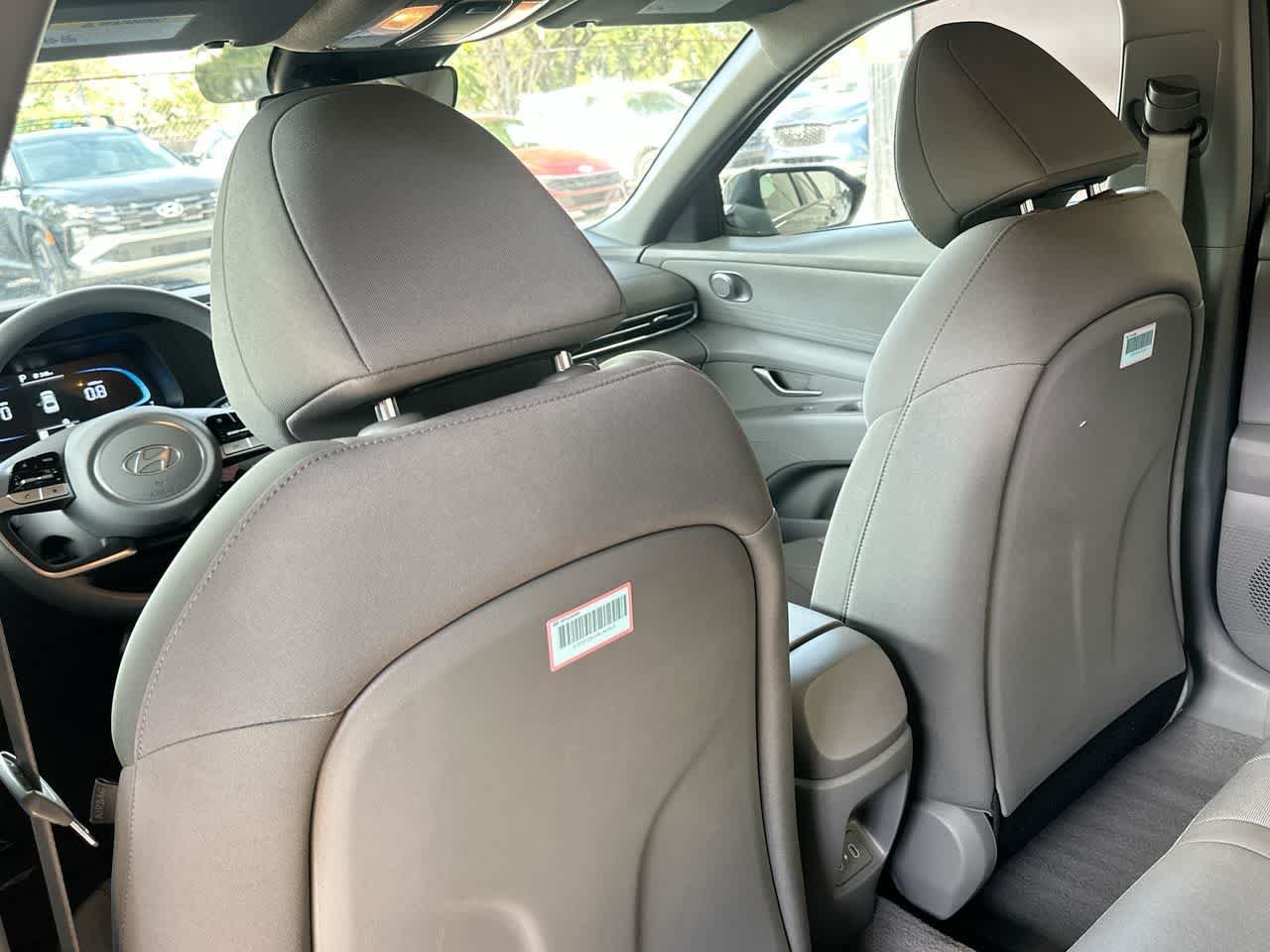 2025 Hyundai Elantra SE - Photo 23