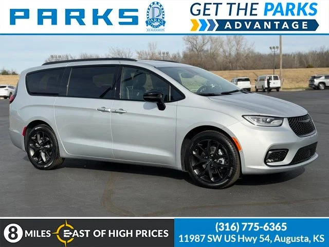 2026 Chrysler Pacifica Limited's photo