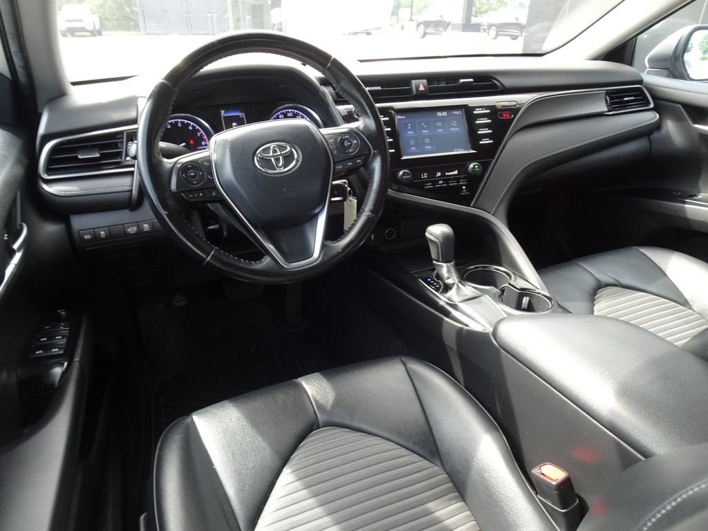 Used 2019 Silver Toyota SE image 12