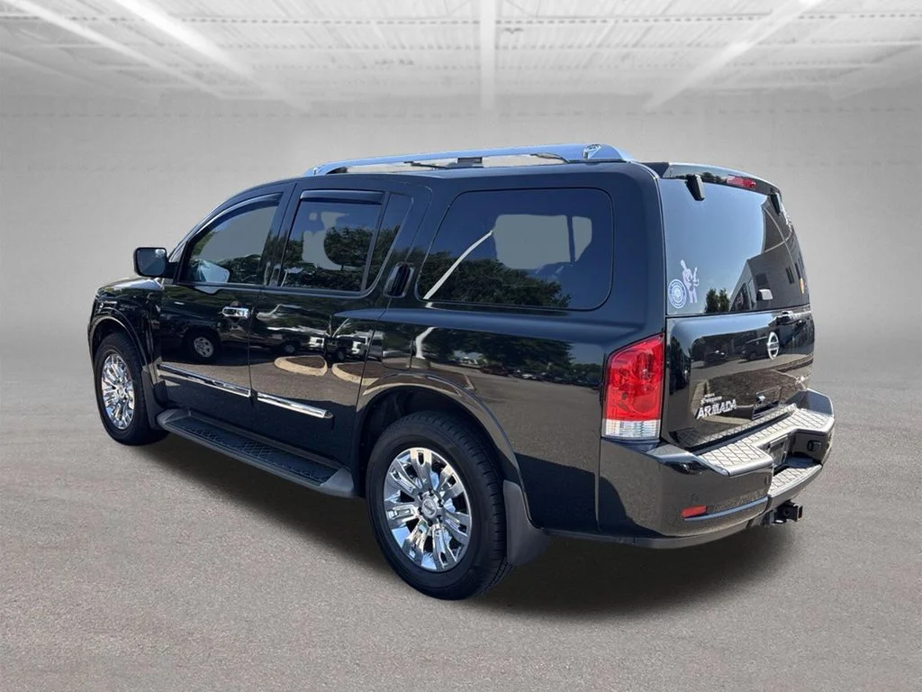Used 2015 Black Nissan Platinum image 4