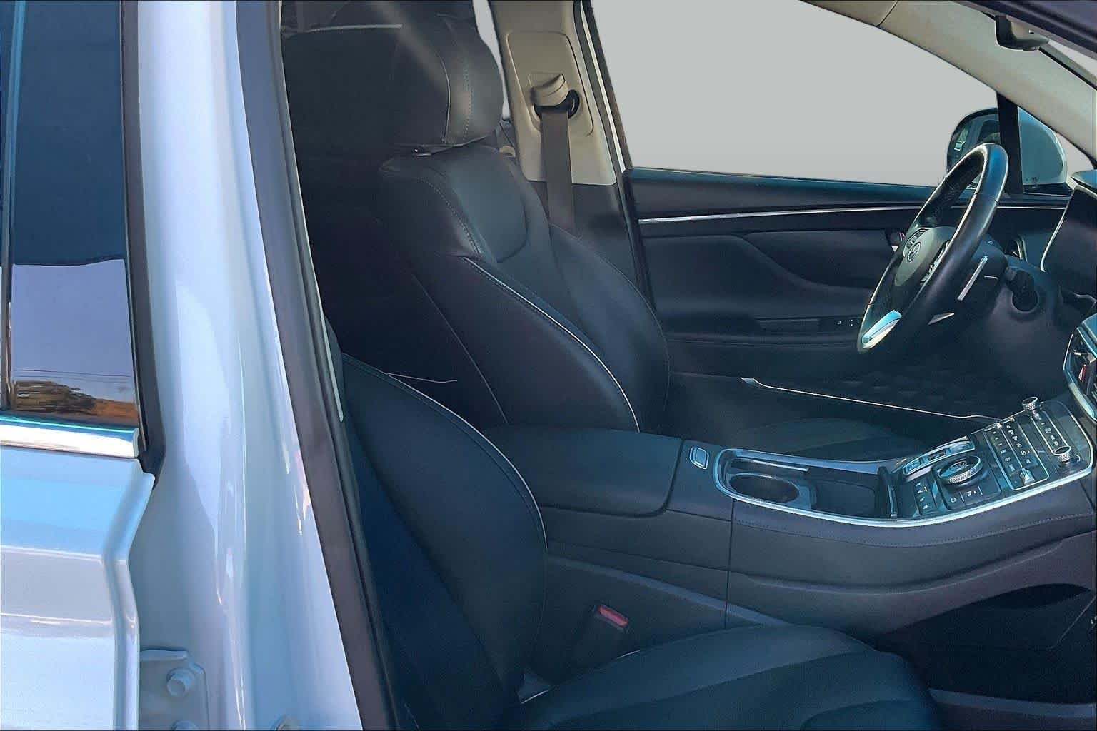 Used 2022 Quartz White Hyundai Limited image 8