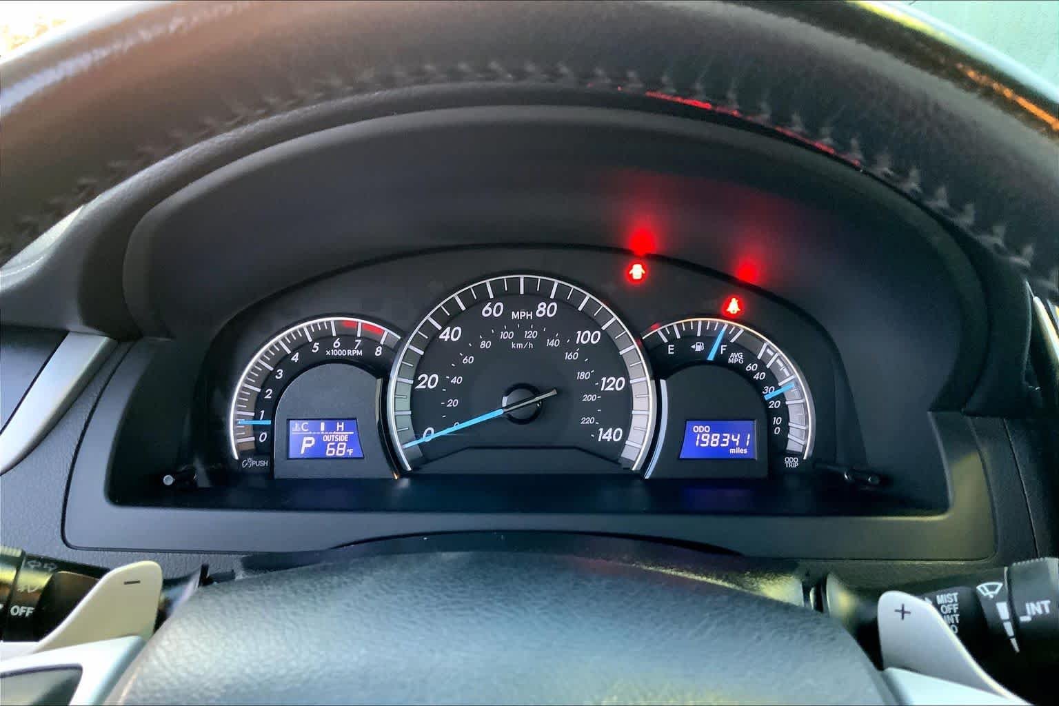 Used 2014 Magnetic Gray Metallic Toyota SE image 22