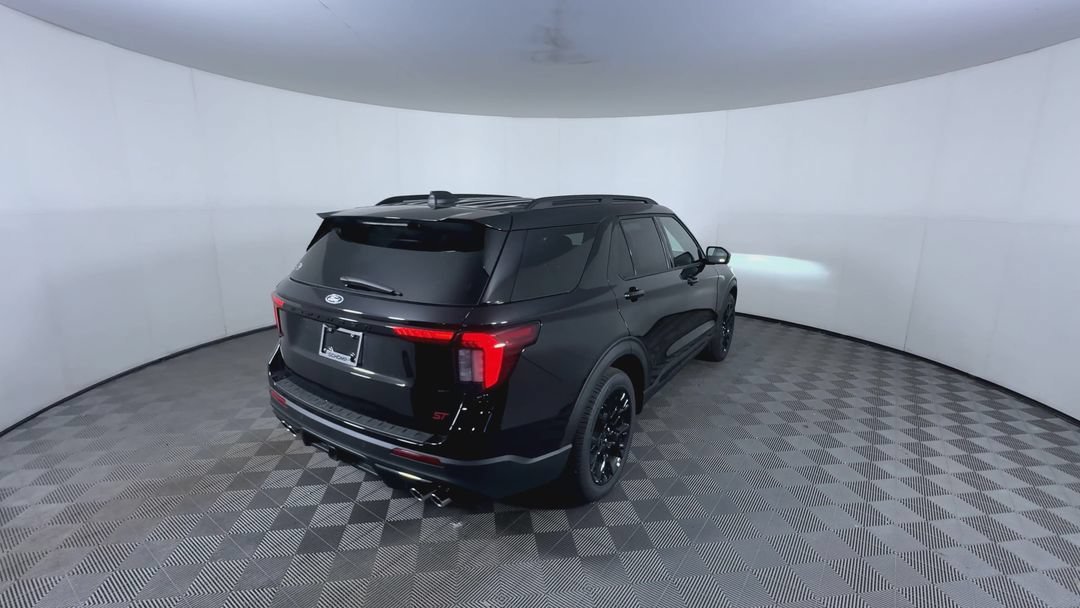 New 2027 Agate Black Metallic Ford ST image 8