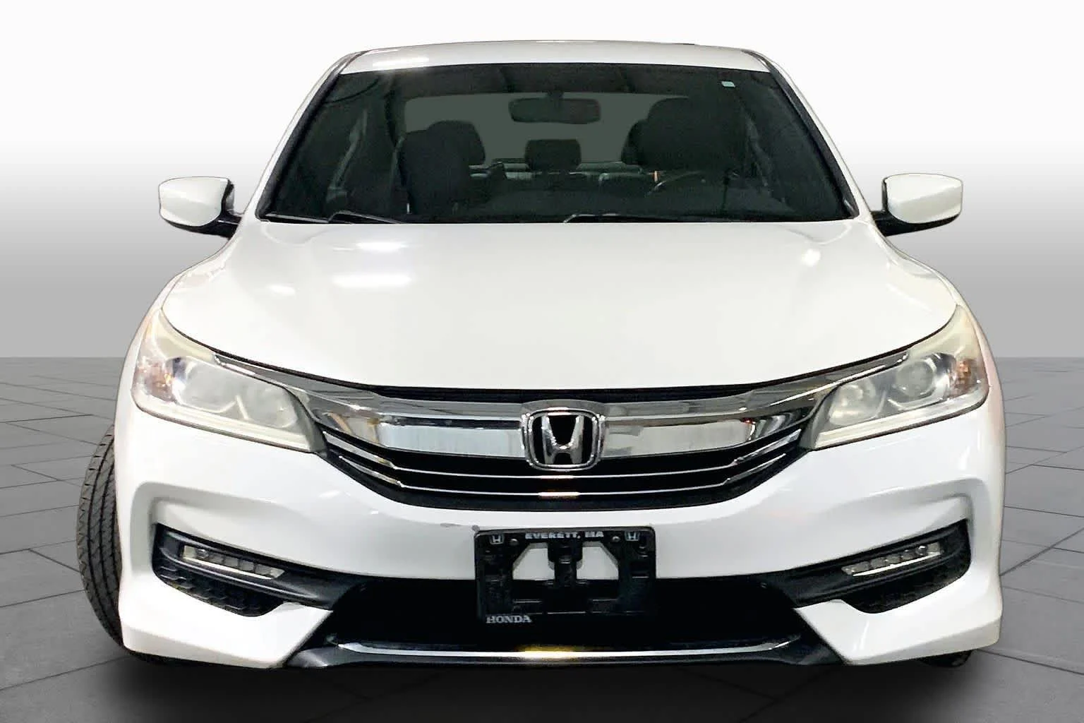 Used 2017 White Orchid Pearl Honda Sport image 4