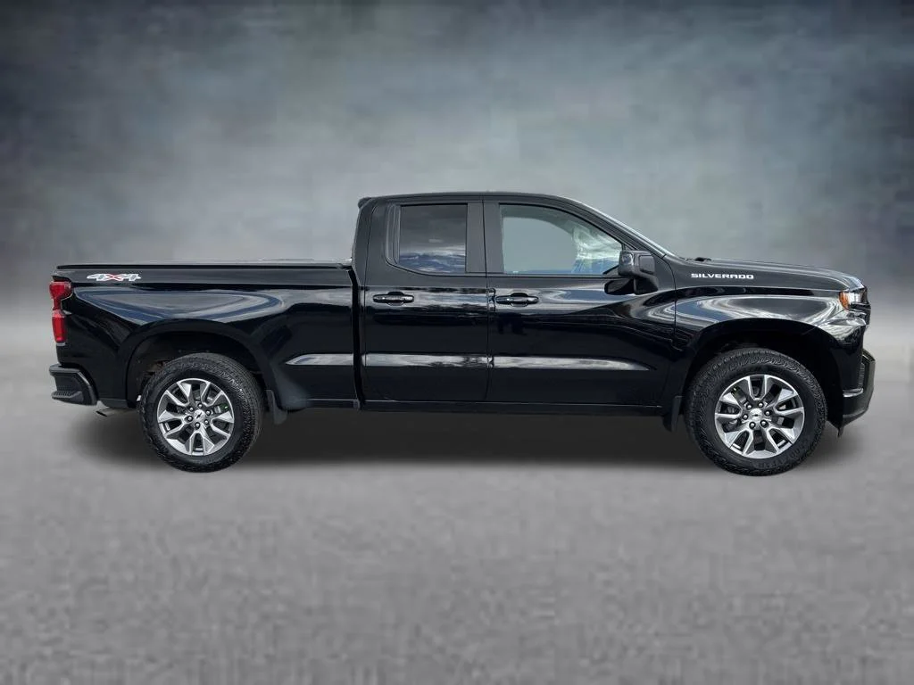 Used 2019 BLACK Chevrolet RST image 7
