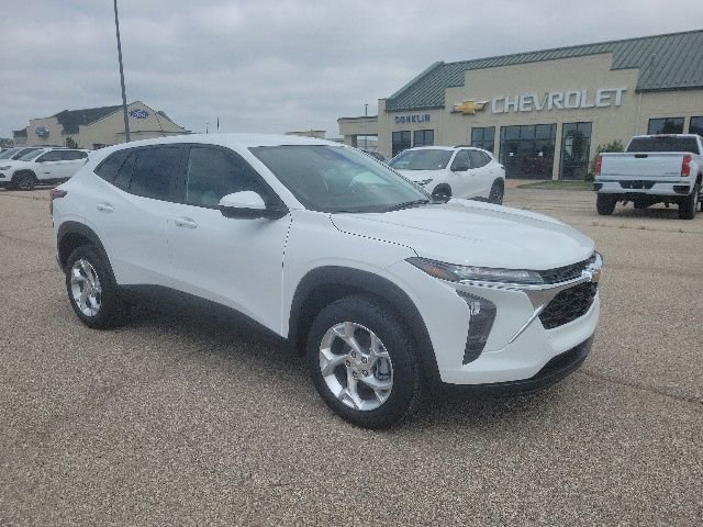 2026 Chevrolet Trax LS - Photo 18