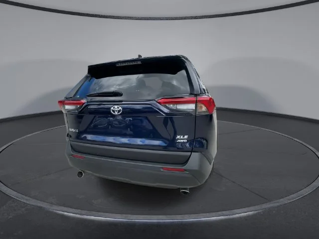 2025 Toyota RAV4 XLE - Photo 7