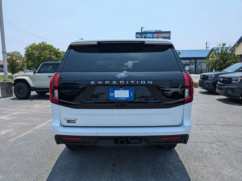 New 2026 Oxford White Ford Active image 5
