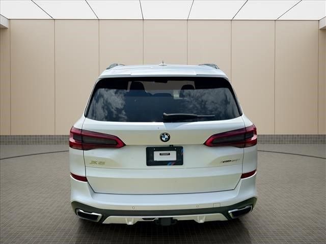 Used 2019 White BMW xDrive50i image 17