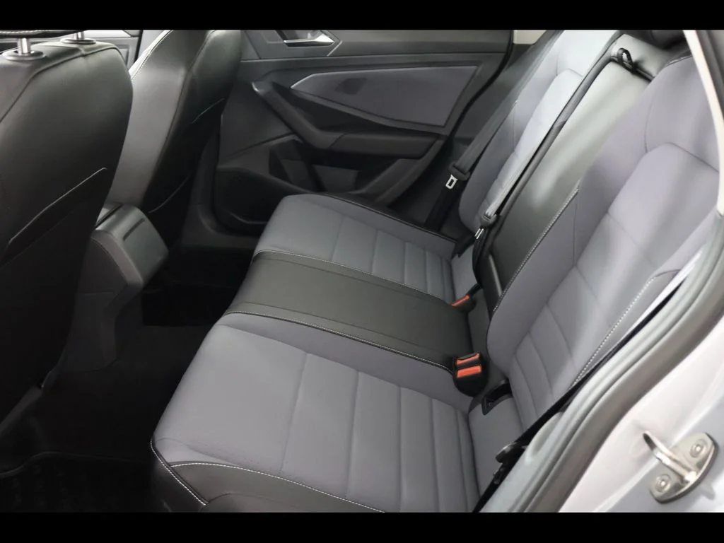 New 2025 Silver Volkswagen 1.5T SE image 10