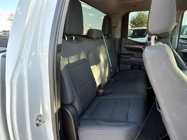 Used 2023 SUMMIT WHITE GMC Elevation image 27