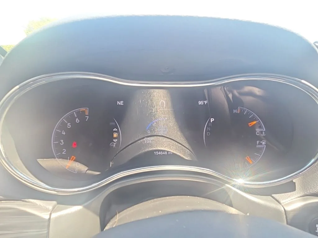 Used 2020 Gray Jeep Limited image 32