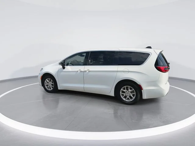 Used 2024 White Chrysler Touring L image 6
