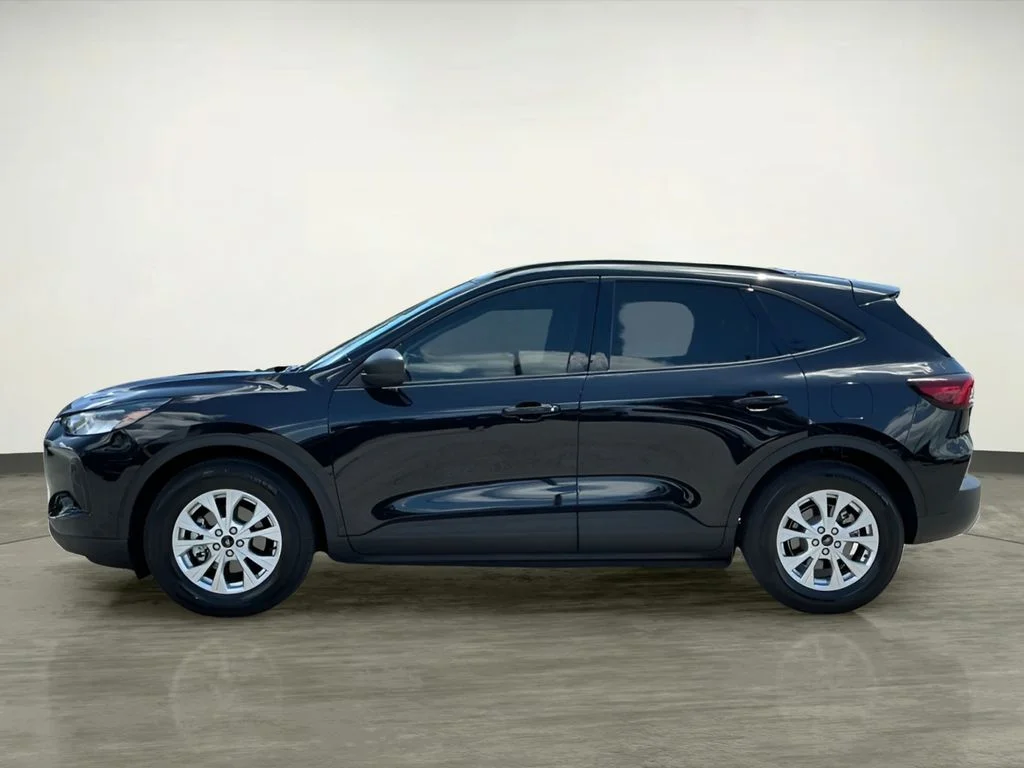 Used 2025 Black Ford Active image 3