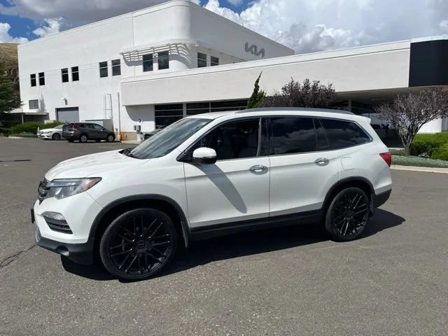 Used 2018 Diamond White Pearl Honda Touring image 1