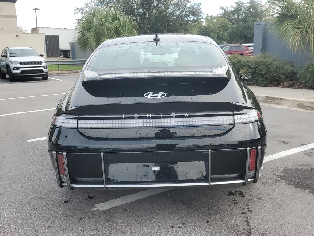 Used 2024 Black Hyundai SEL image 6
