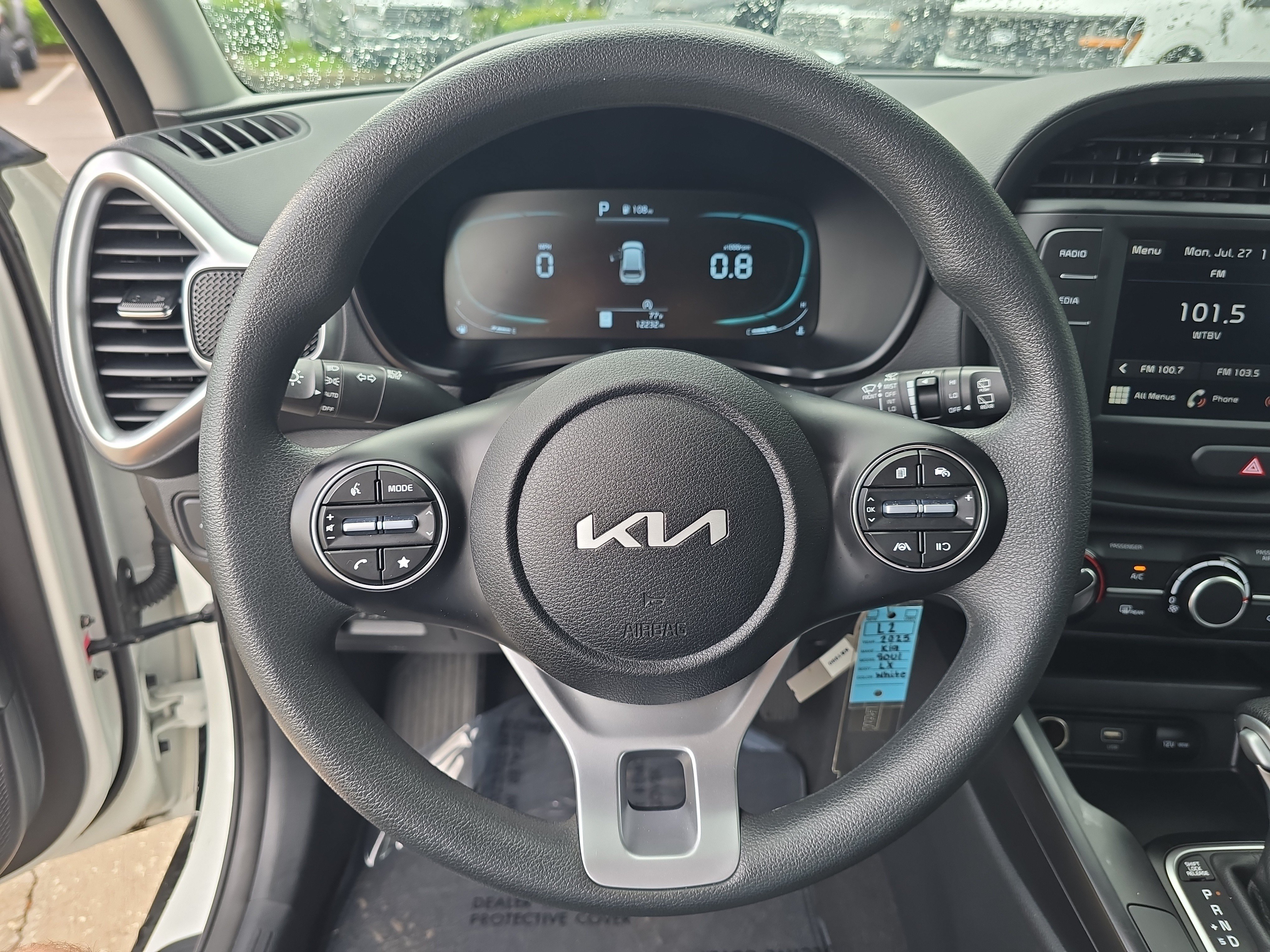 Certified Used 2025 Snow White Pearl Kia LX image 27