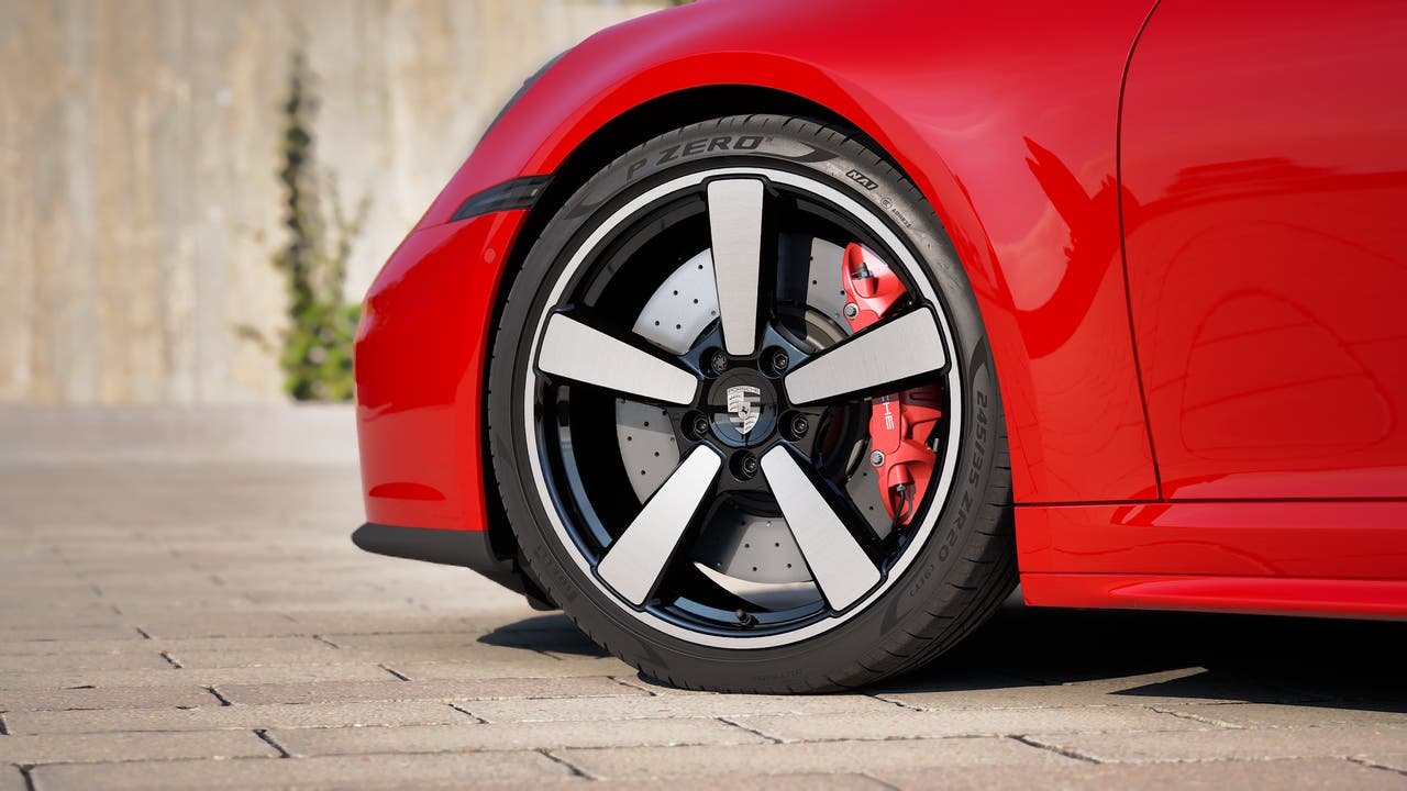 New 2027 Guards Red Porsche Carrera 4S Cabriolet image 10