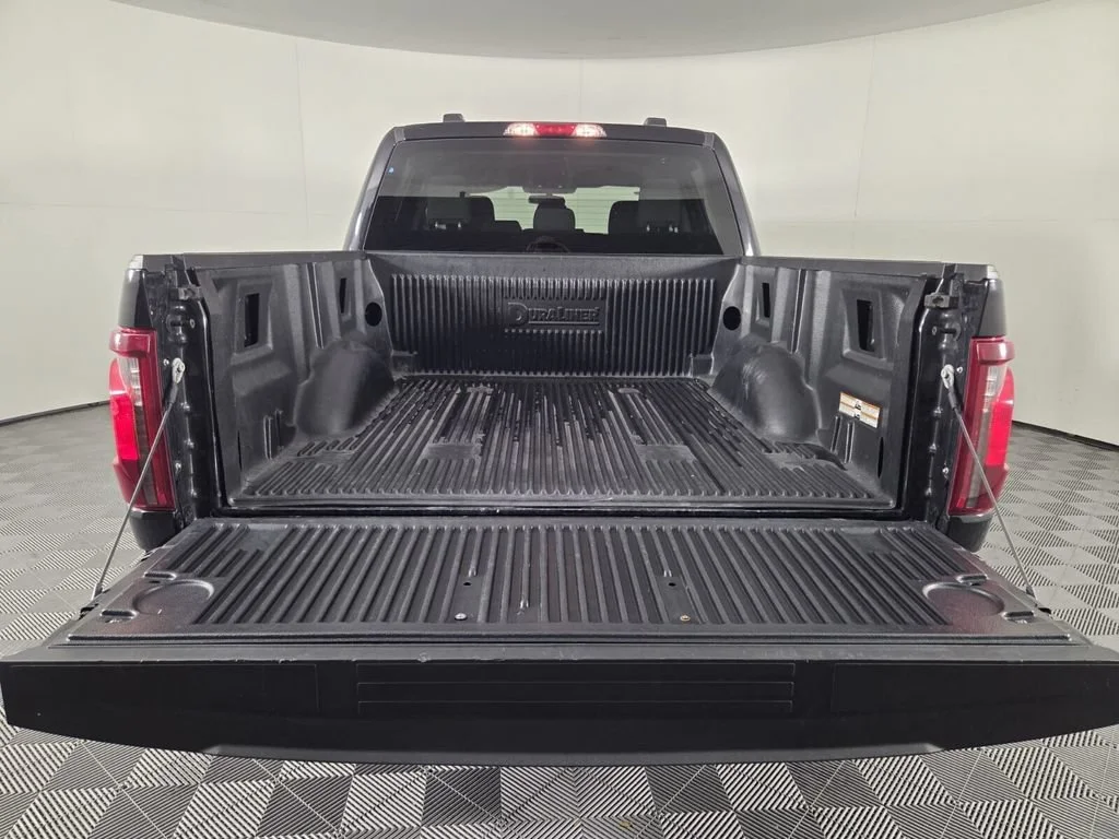Used 2025 Black Metallic Ford XLT image 26
