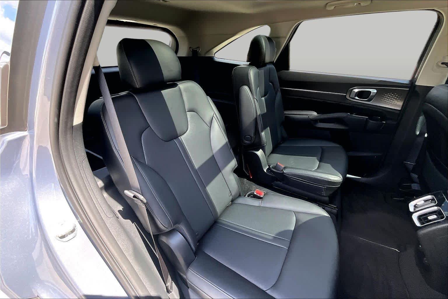 Used 2023 Everlasting Silver Kia SX image 18