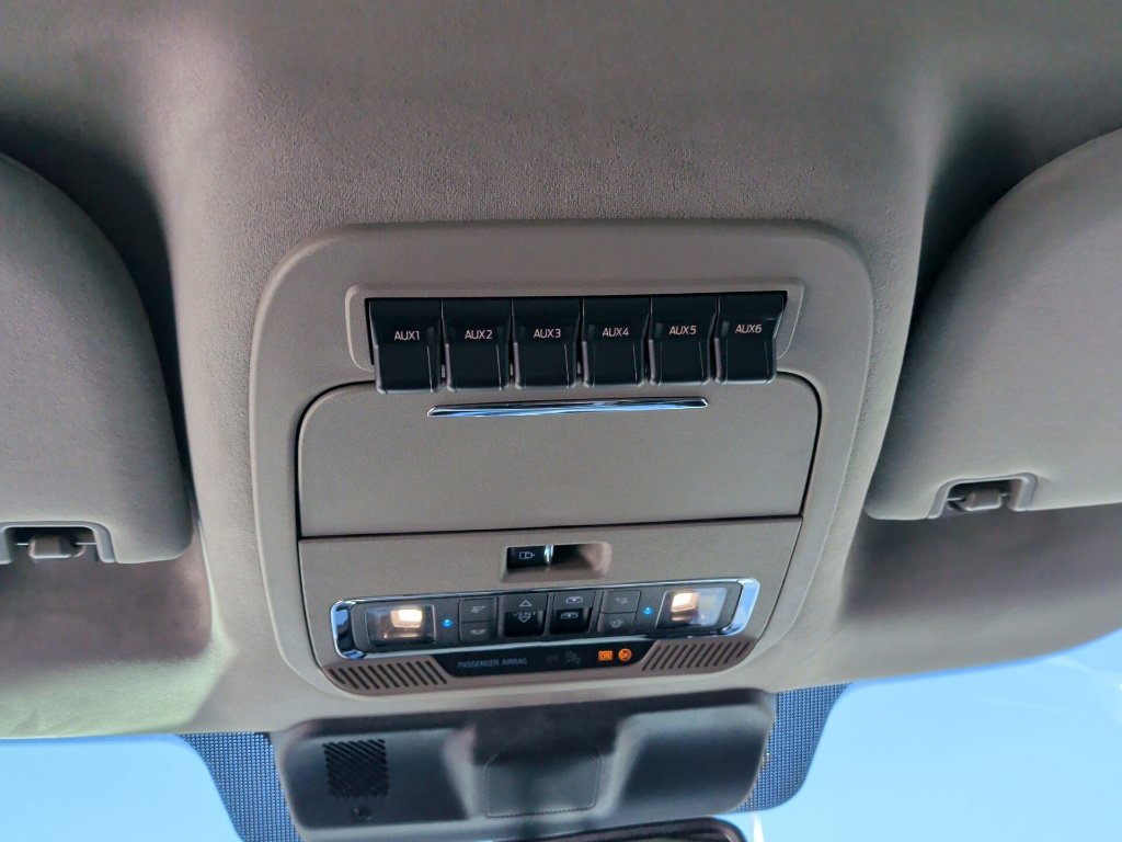 New 2027 Star White Metallic Tri-Coat Ford F-250® Platinum® image 23