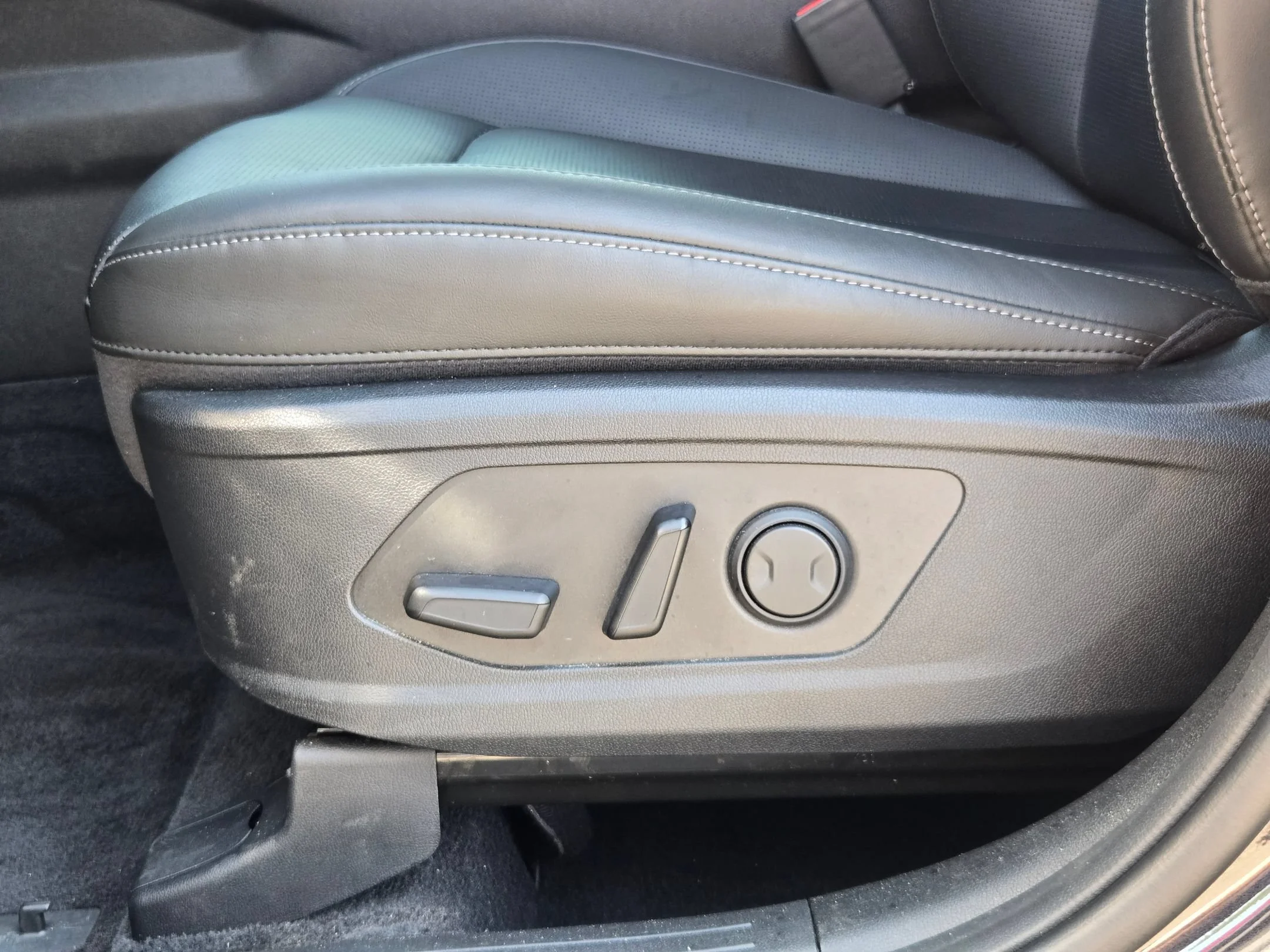Used 2025 Panthera Metal Kia EX image 23