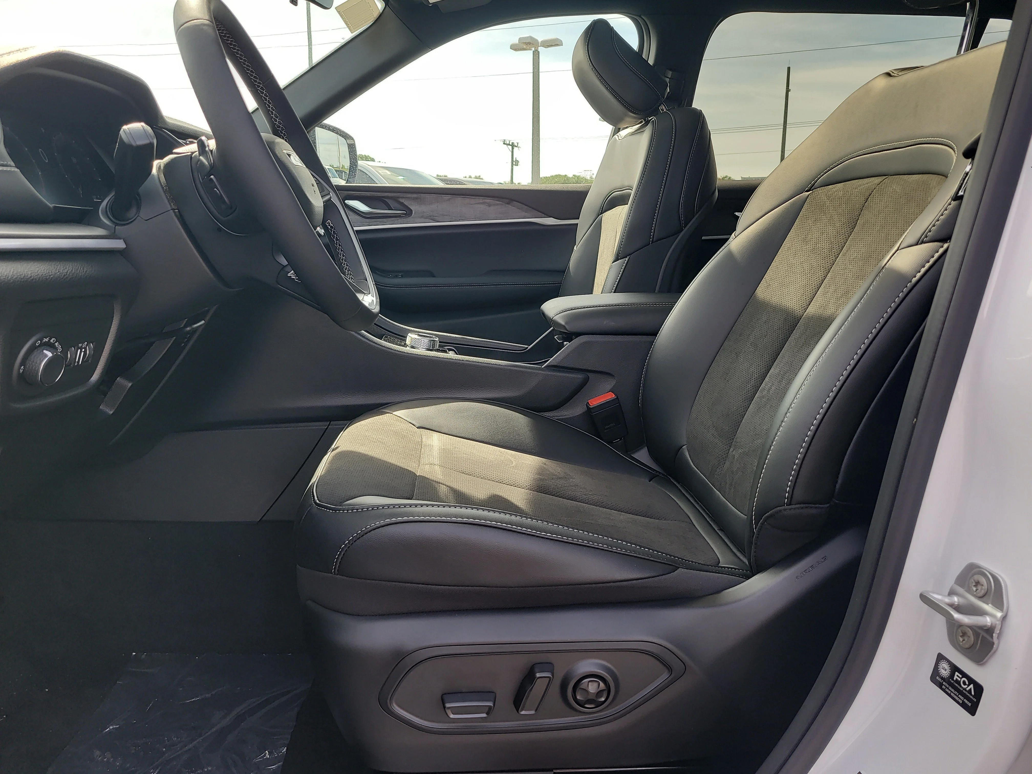 New 2026 Bright White Clearcoat Jeep Laredo Altitude image 14
