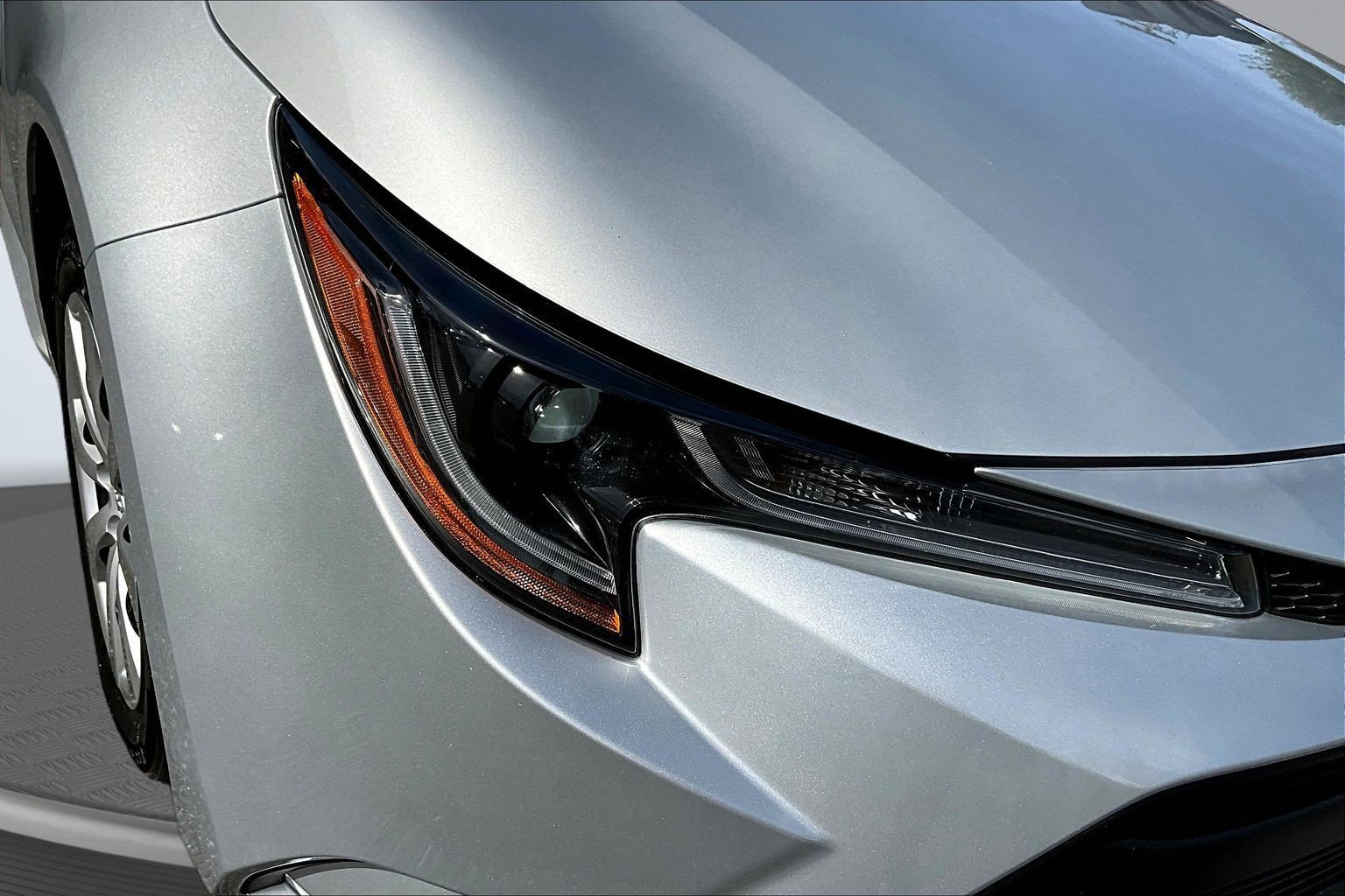 Used 2025 Silver Toyota LE image 26