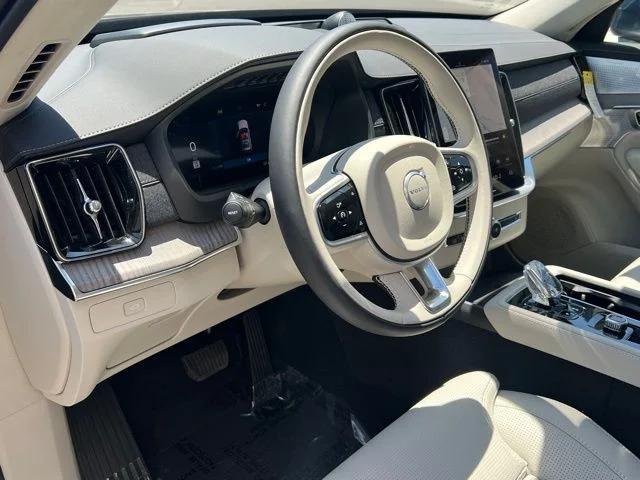 2025 Volvo XC90 Ultra - Photo 18