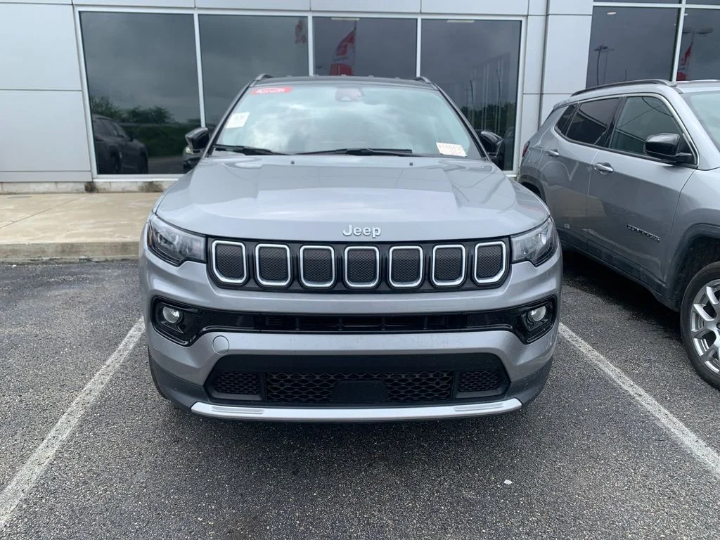 Used 2022 Silver Jeep Limited image 7