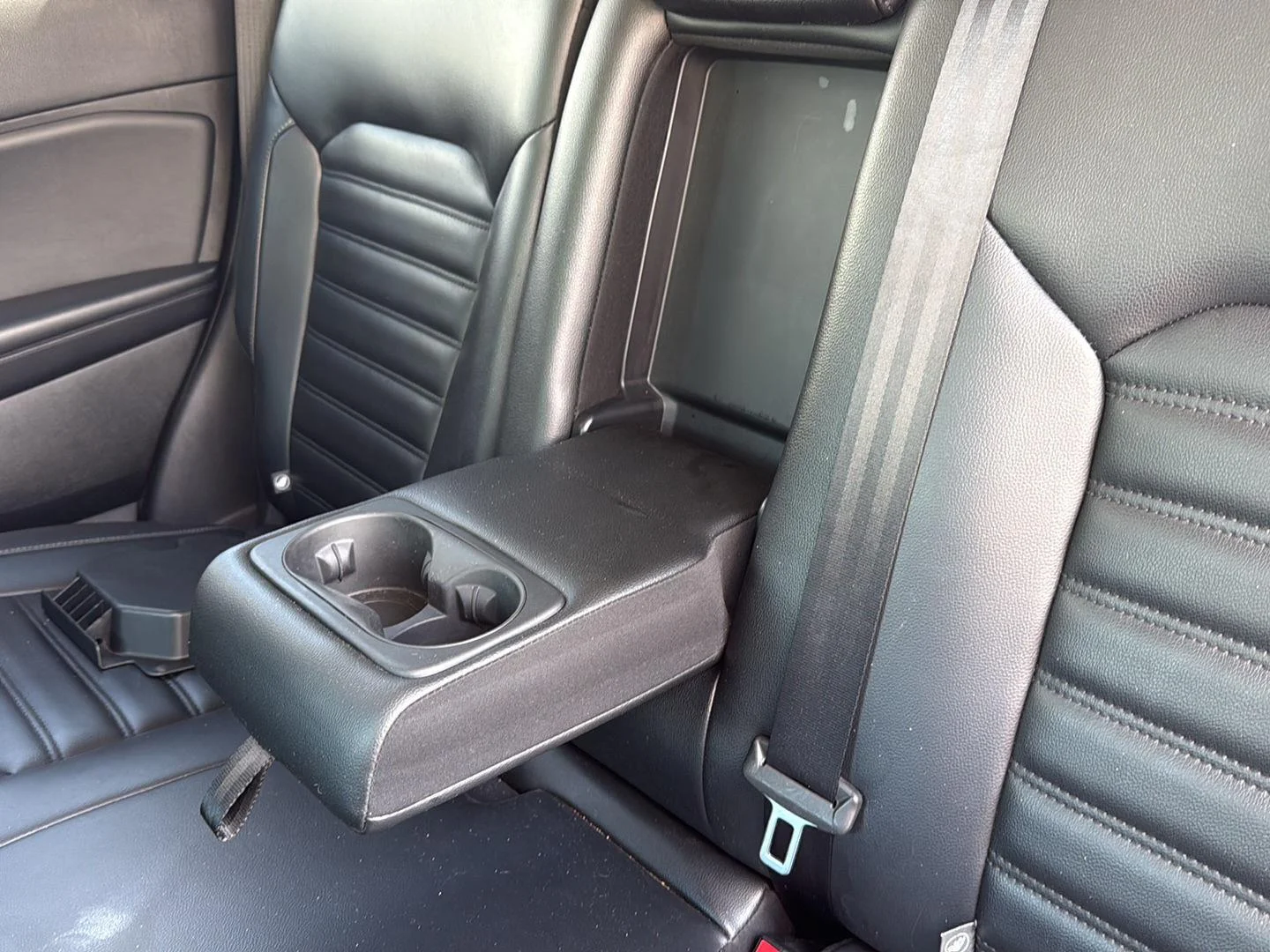 Used 2023 Oxford White Ford SEL image 15