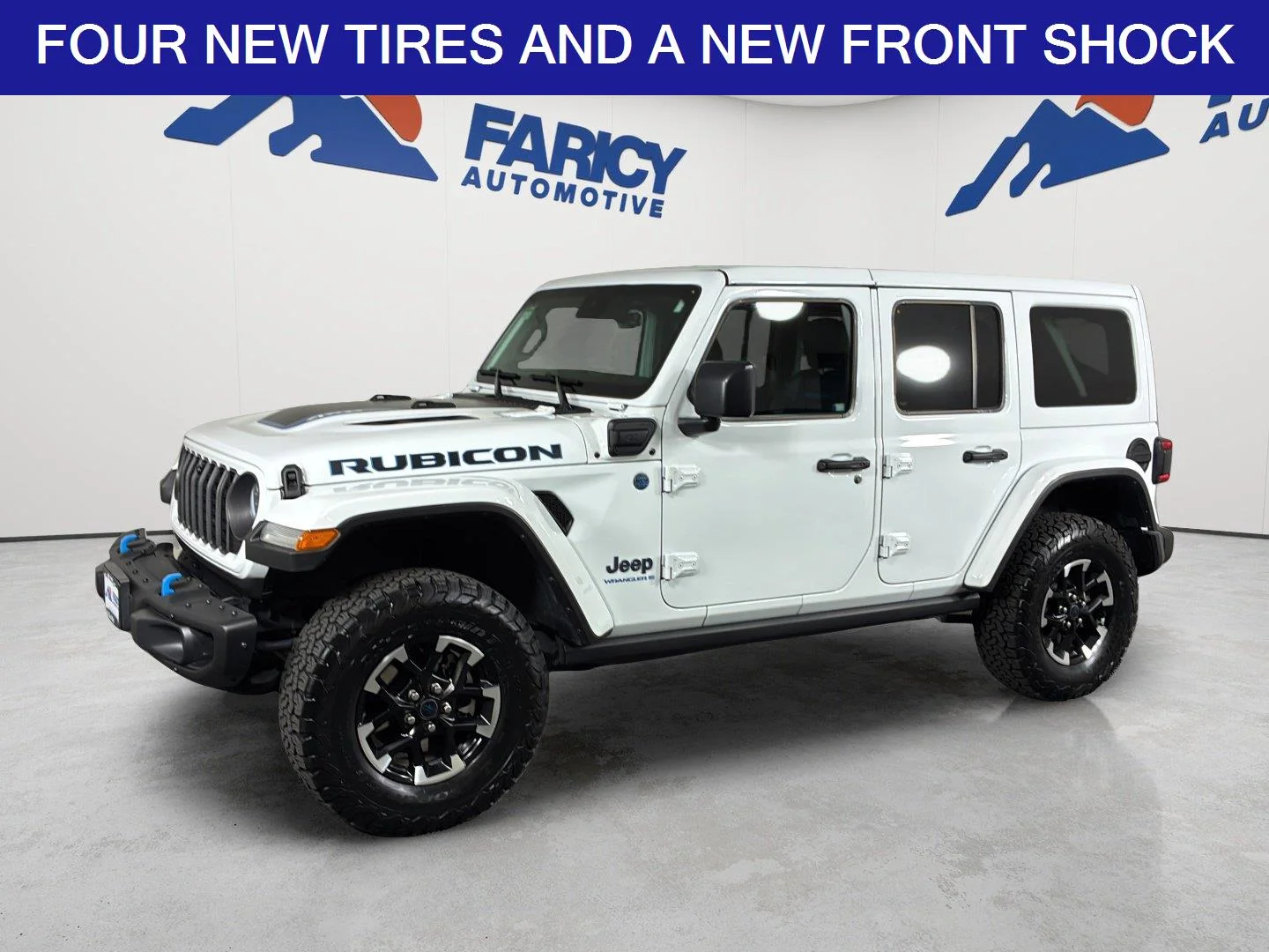 Used 2024 Bright White Clearcoat Jeep Rubicon X image 1