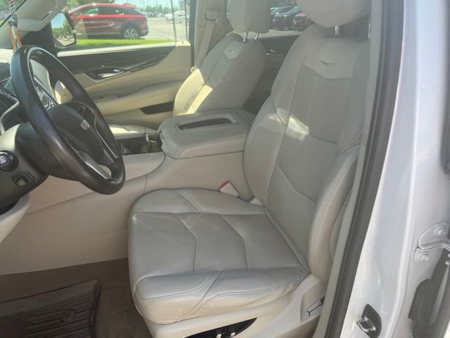 Used 2020 White Cadillac Luxury image 7