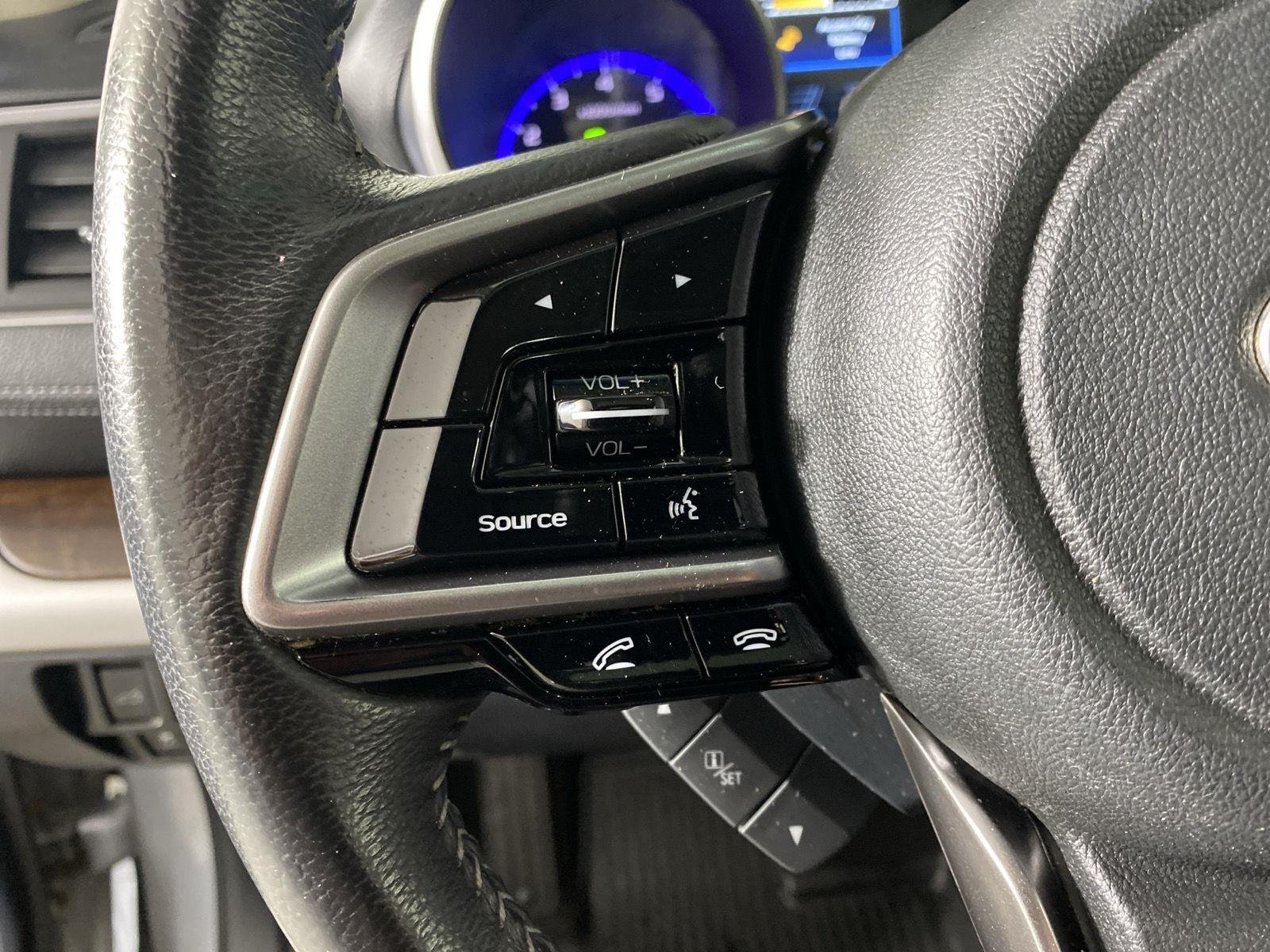 Used 2018 Ice Silver Metallic Subaru Limited image 17