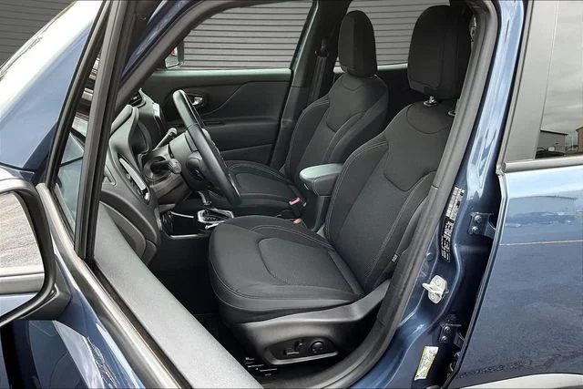 Used 2022 Blue Jeep Altitude image 20