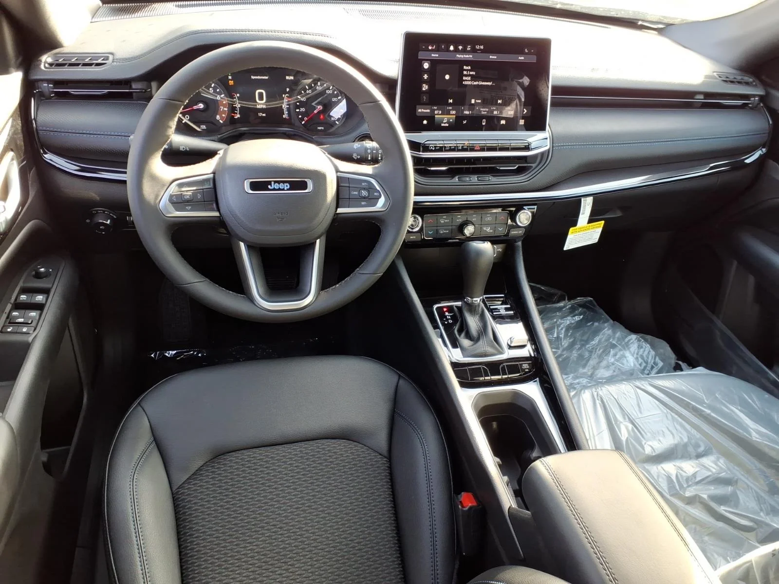 New 2026 Bright White Clearcoat Jeep Latitude image 6