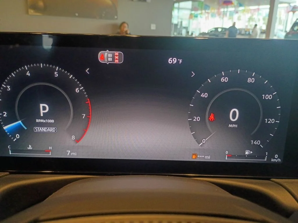 New 2026 Energetic Ember / Super Black Two-tone Nissan SR image 12