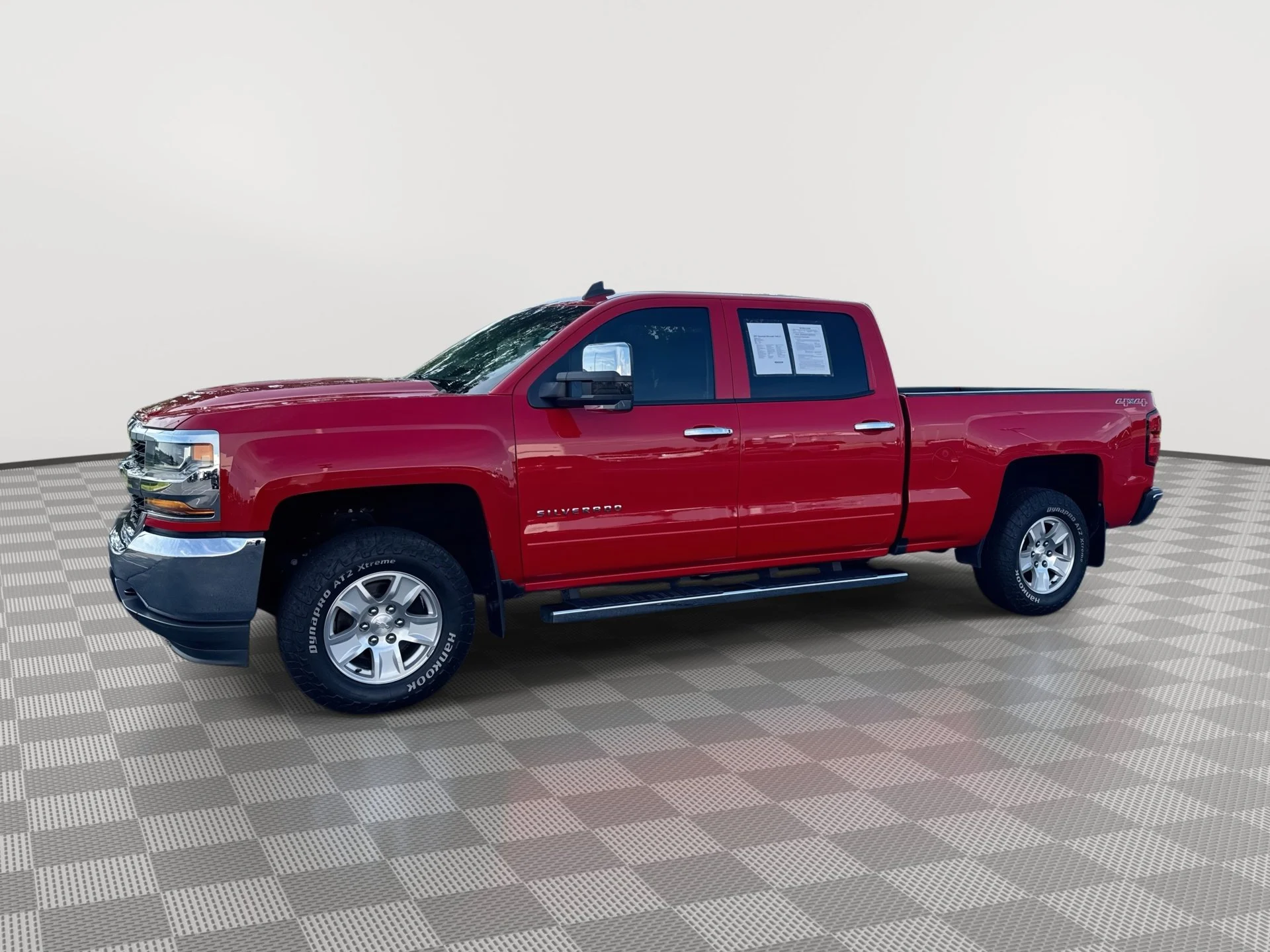 2017 Chevrolet Silverado 1500 LT 4X4 Crew Cab Short Box's photo