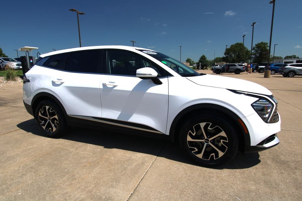 Used 2024 White Kia EX image 3