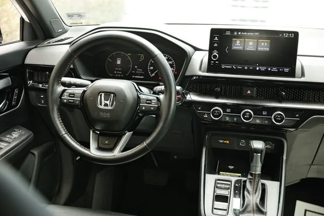 Certified Used 2025 Platinum White Pearl Honda Sport Touring image 28