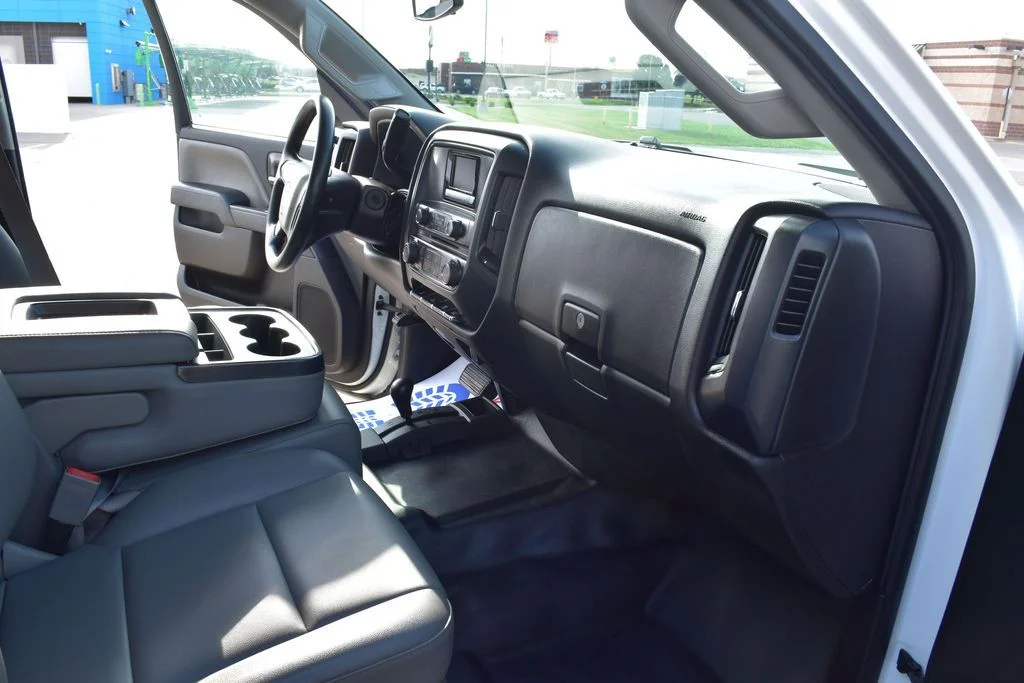 Used 2015 White Chevrolet Work Truck image 25