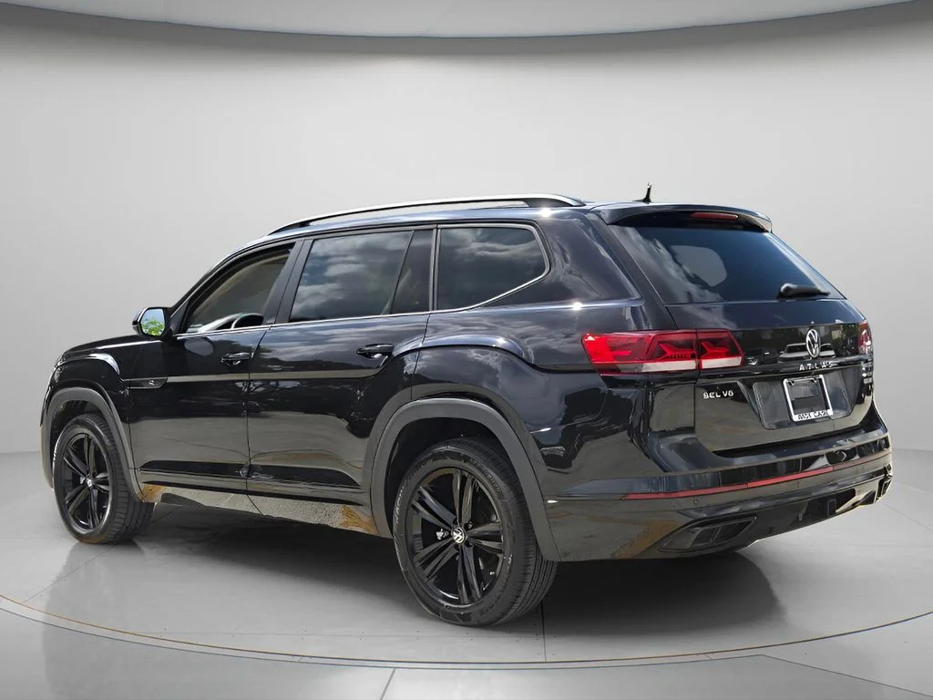 Used 2023 Black Volkswagen 3.6L V6 SEL R-Line image 4