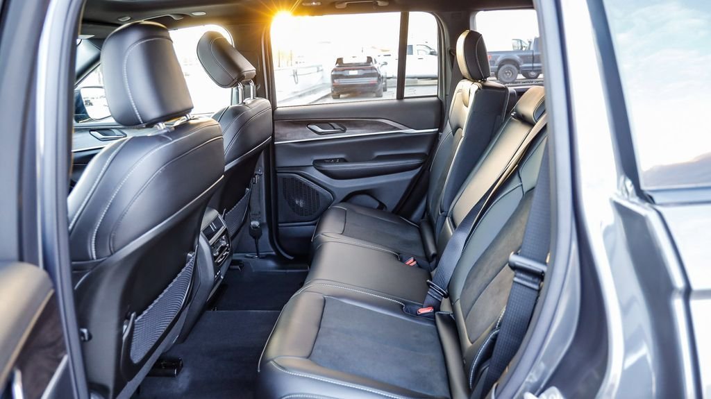 New 2026 Baltic Gray Metallic Clearcoat Jeep Altitude image 23