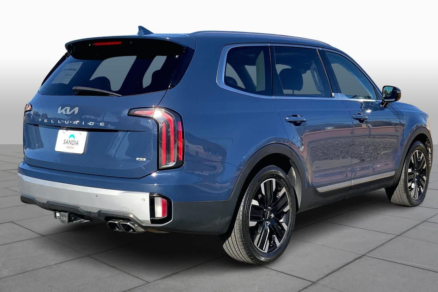 Used 2023 Midnight Lake Blue Kia SX Prestige image 12