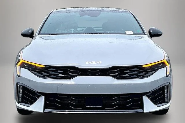 Used 2025 Gray Kia GT-Line image 3