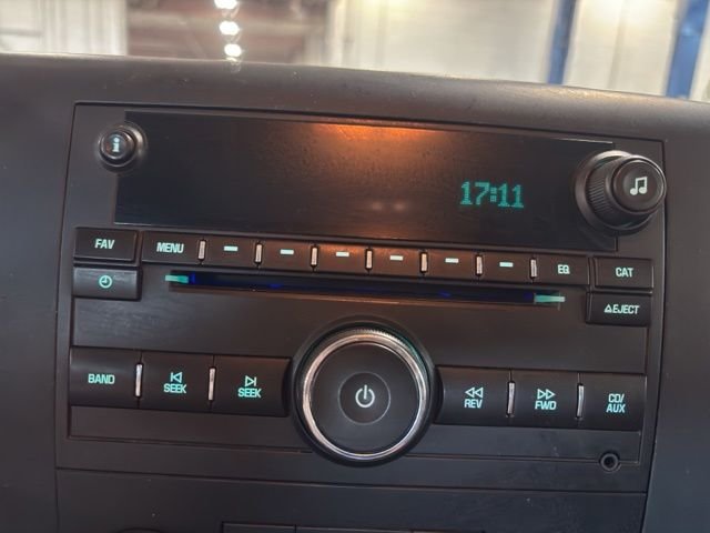 Used 2008 White Chevrolet Work Truck image 3