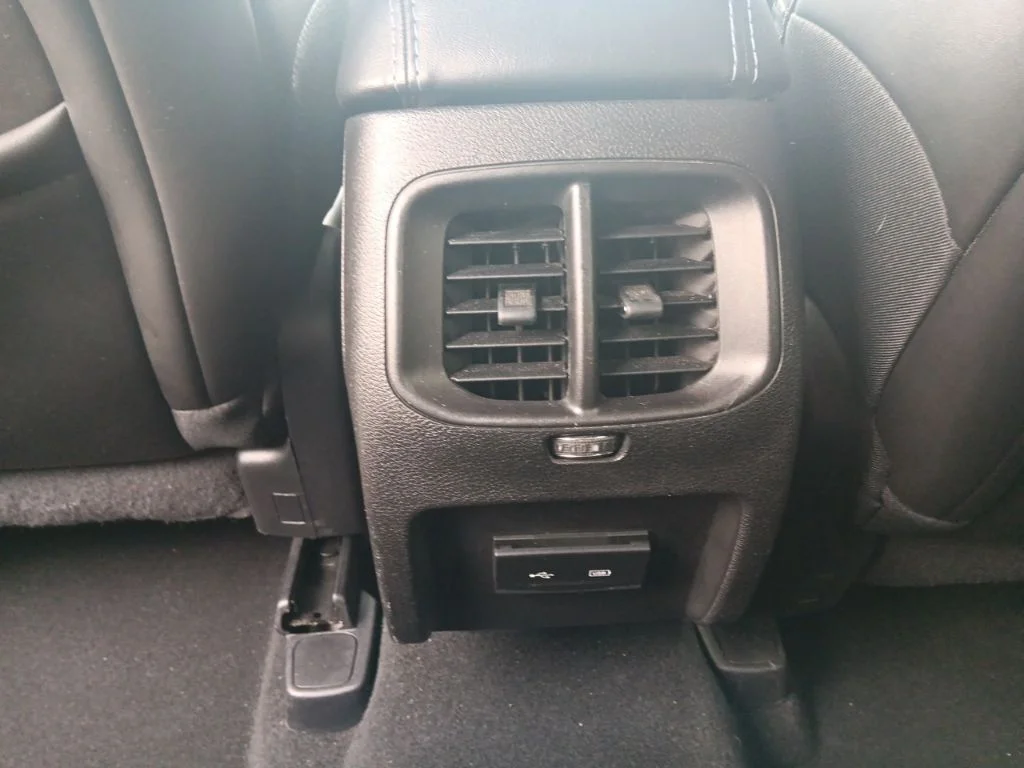 Used 2019 Velvet Red Pearlcoat Jeep Latitude Plus image 31