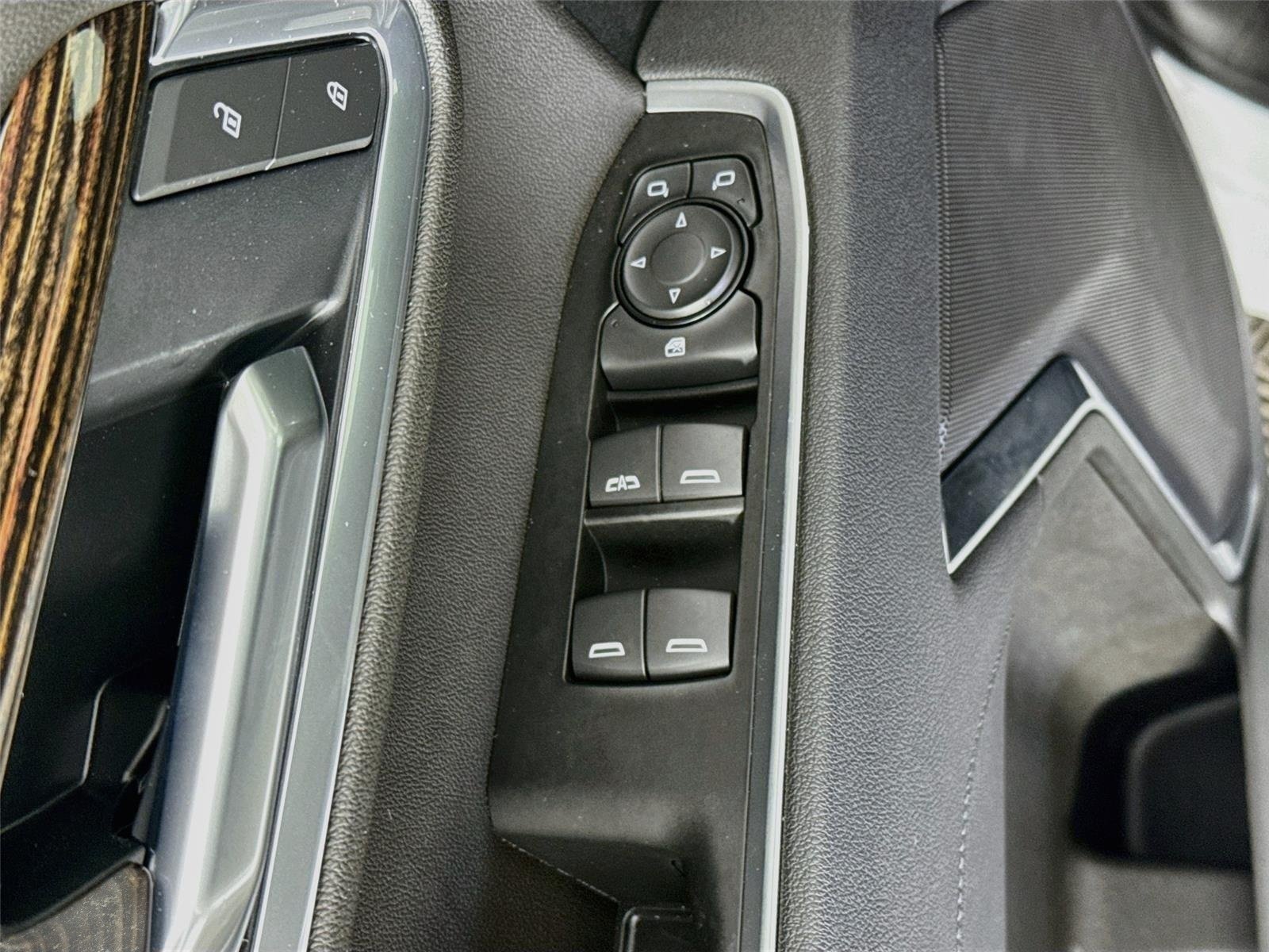Used 2026 Summit White GMC Elevation image 19