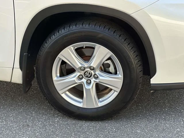 Used 2020 Blizzard Pearl Toyota LE image 8