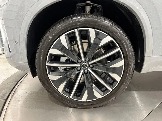 New 2026 Vapour Grey Volvo Ultra image 23